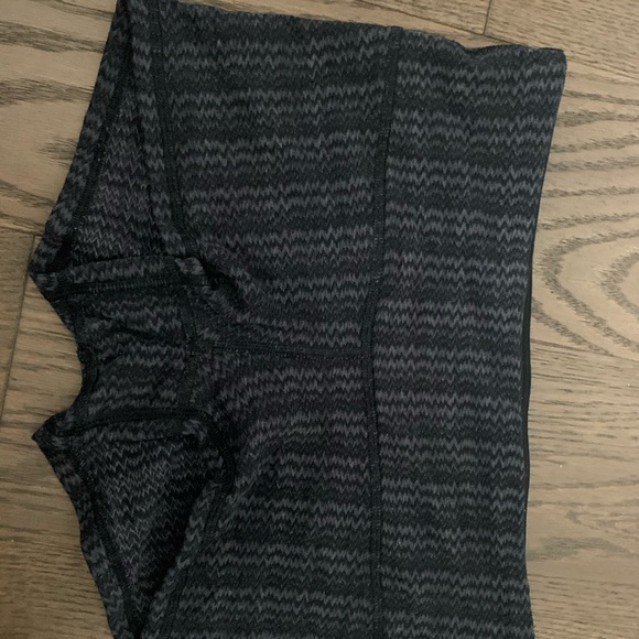 Lululemon Spandex, Size 4 - Picture 1 of 2